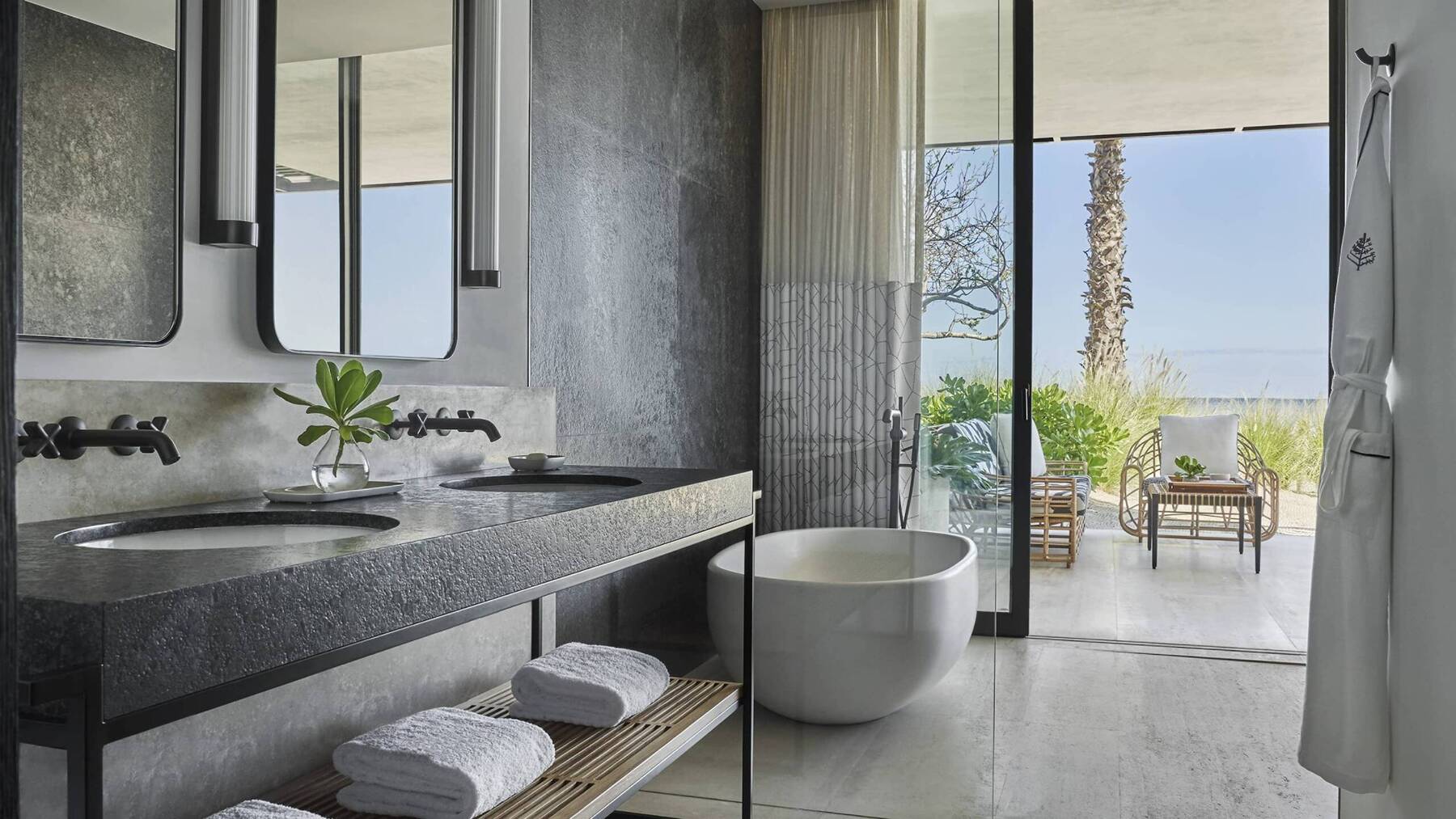 Oceanfront Plunge Pool Suite