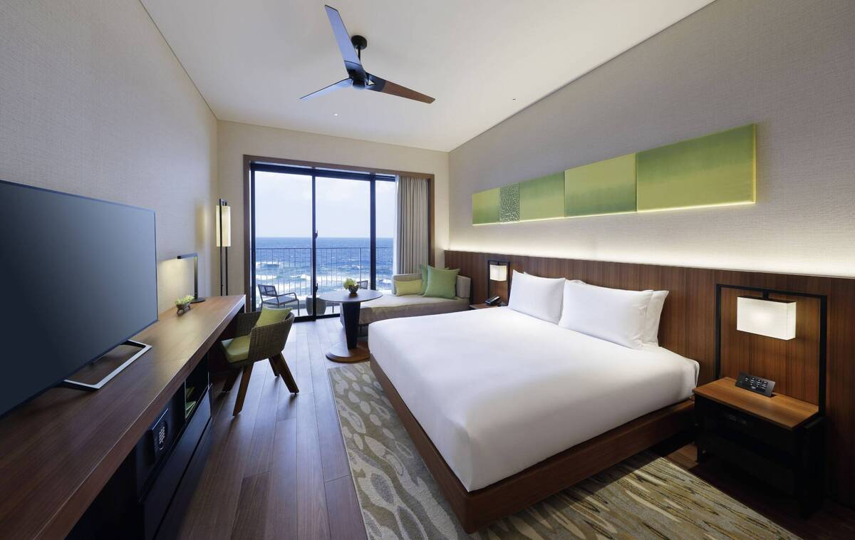 One King Bed Ocean Front View Club Access
