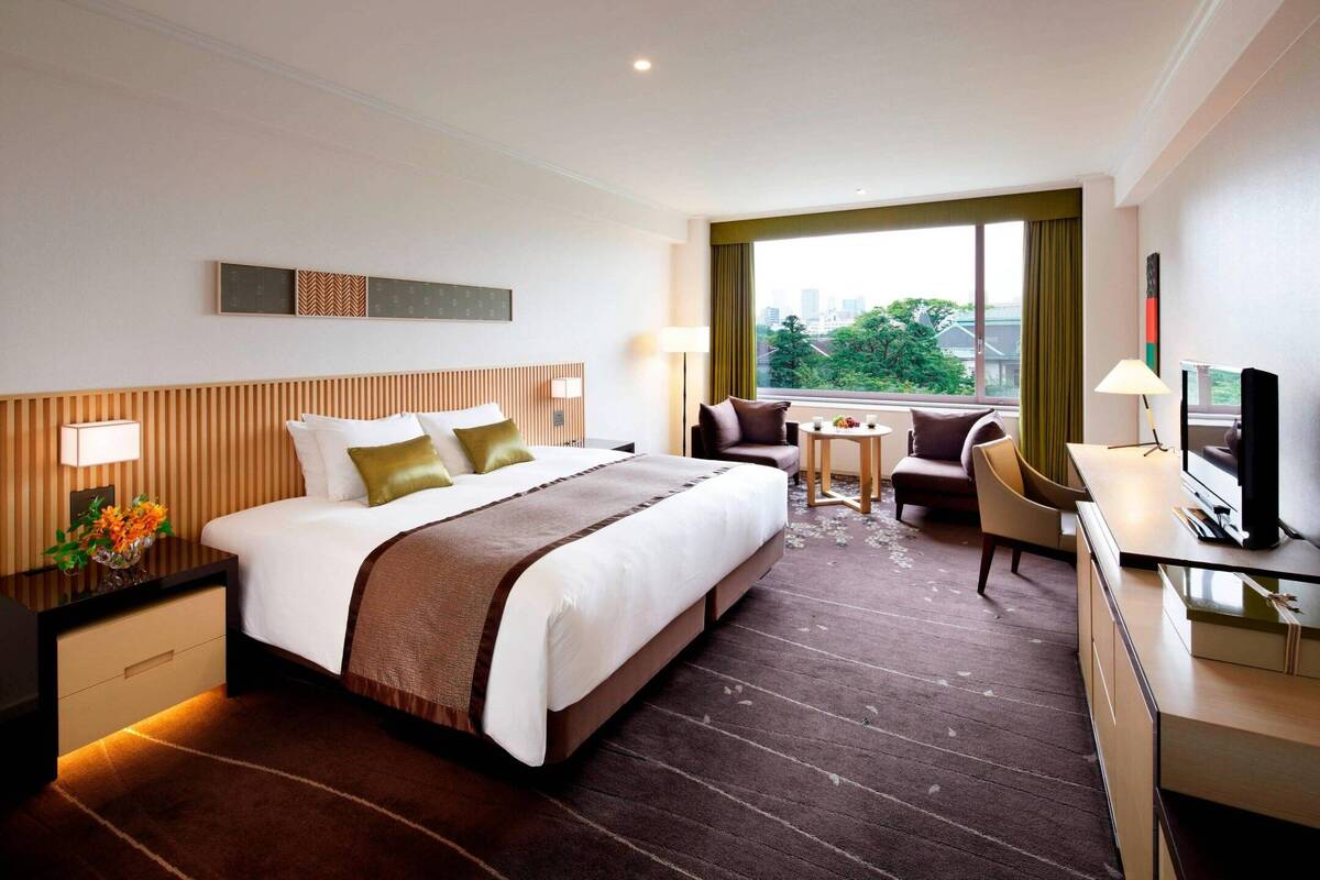 Deluxe King Room
