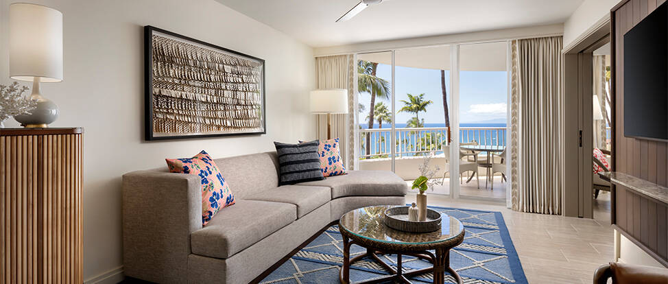 Deluxe Ocean View Corner Suite