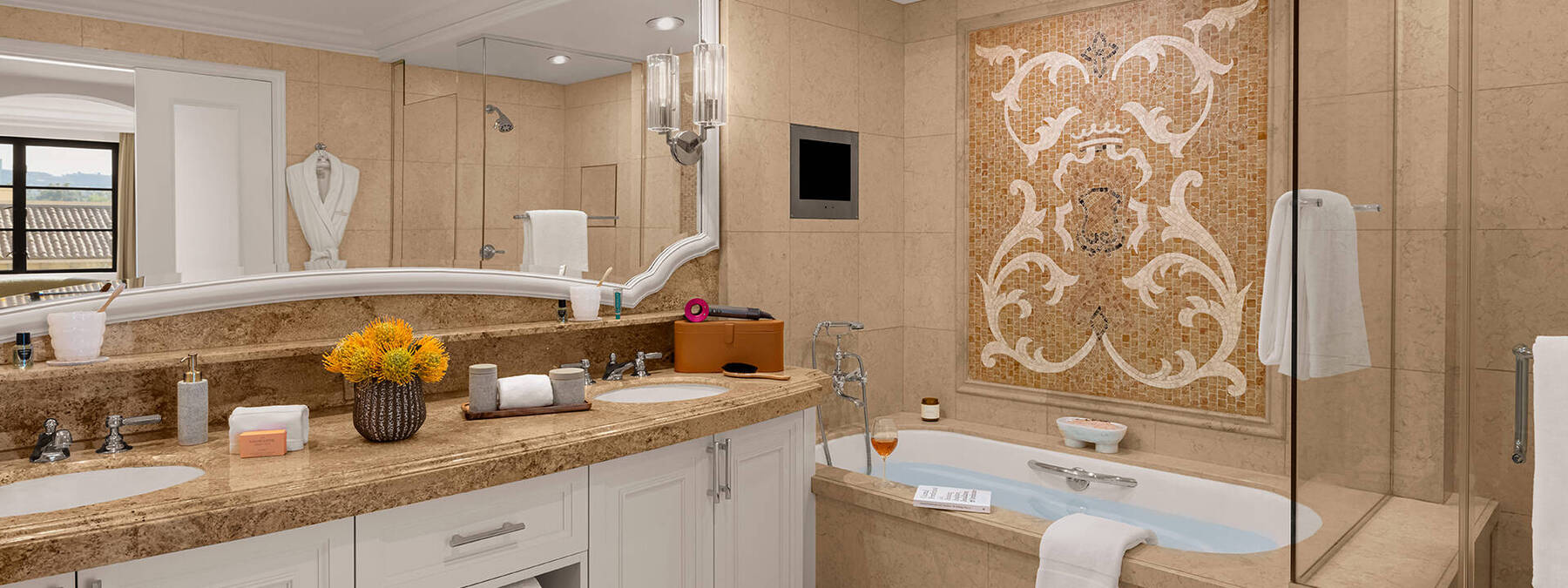 Superior Two Queen Room