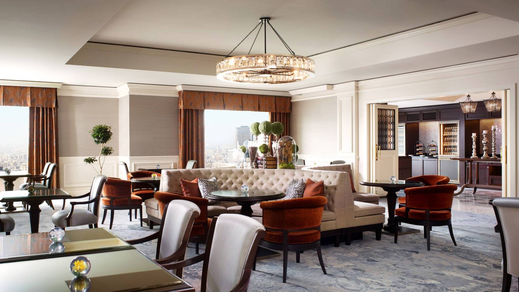 CLUB LEVEL SUPERIOR KING ROOM