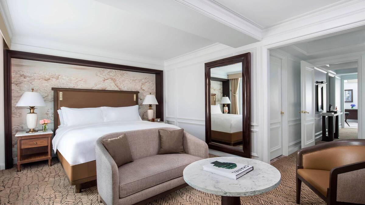 Avenue View Suite Club Lounge Access King Sofa Bed
