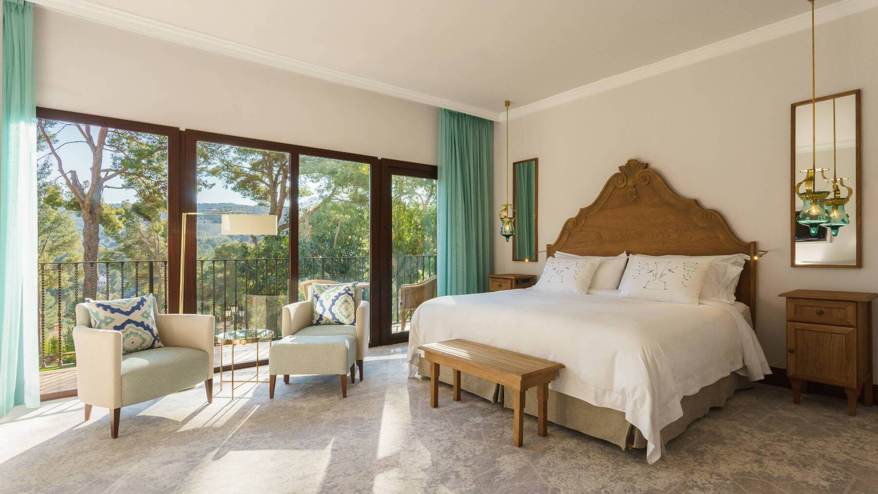 Classic Queen Garden view Balcony