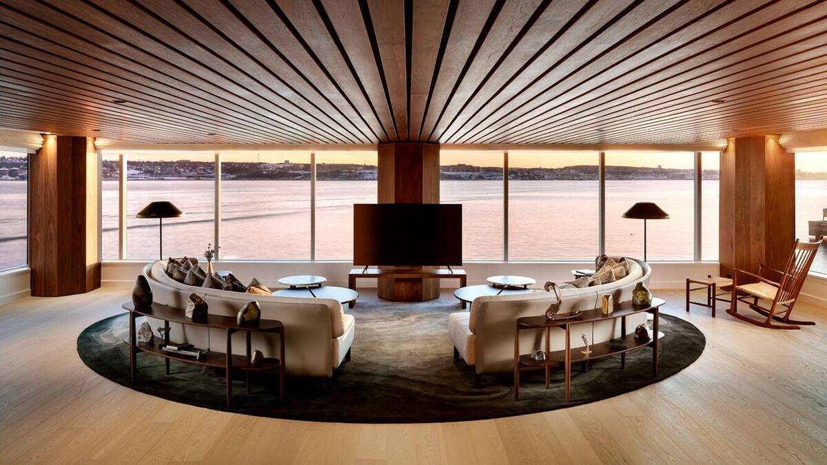 The Watch Presidential Suite, Water View