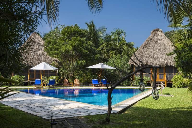 Poolside Garden View Cottage 