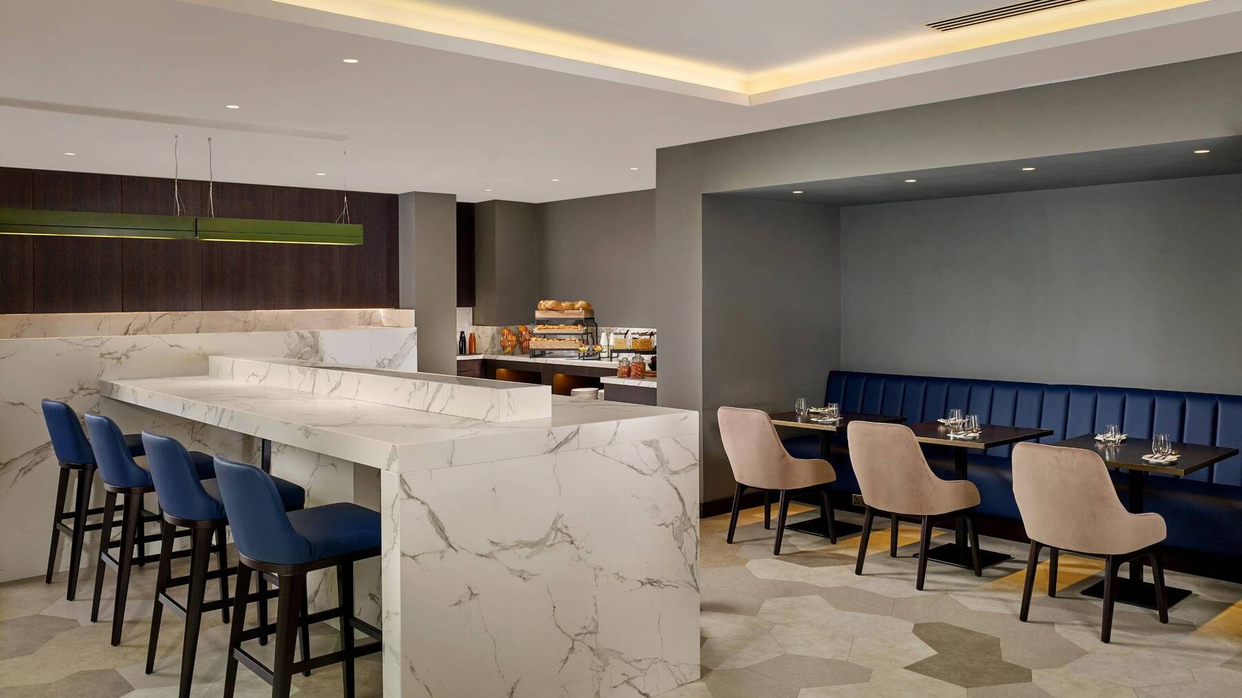 Club Castle View Spa Club lounge access Guest room Two Twins Edinburgh Castle view