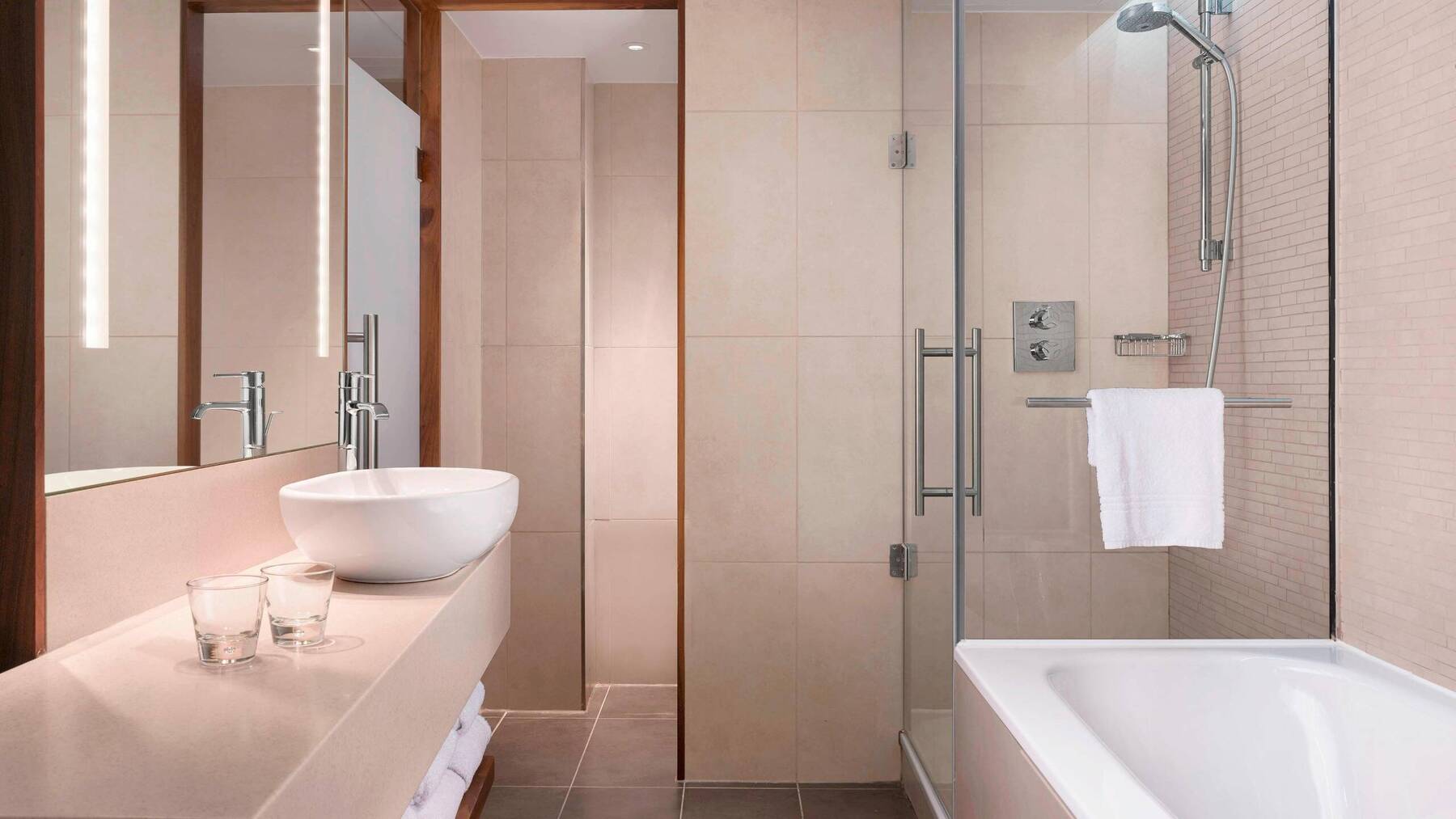 Club Castle View Spa Club lounge access Guest room Two Twins Edinburgh Castle view