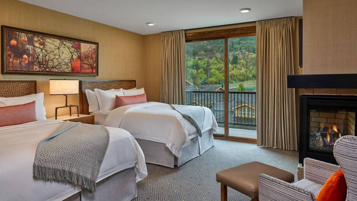Snow Park One King Room Balcony Fireplace 