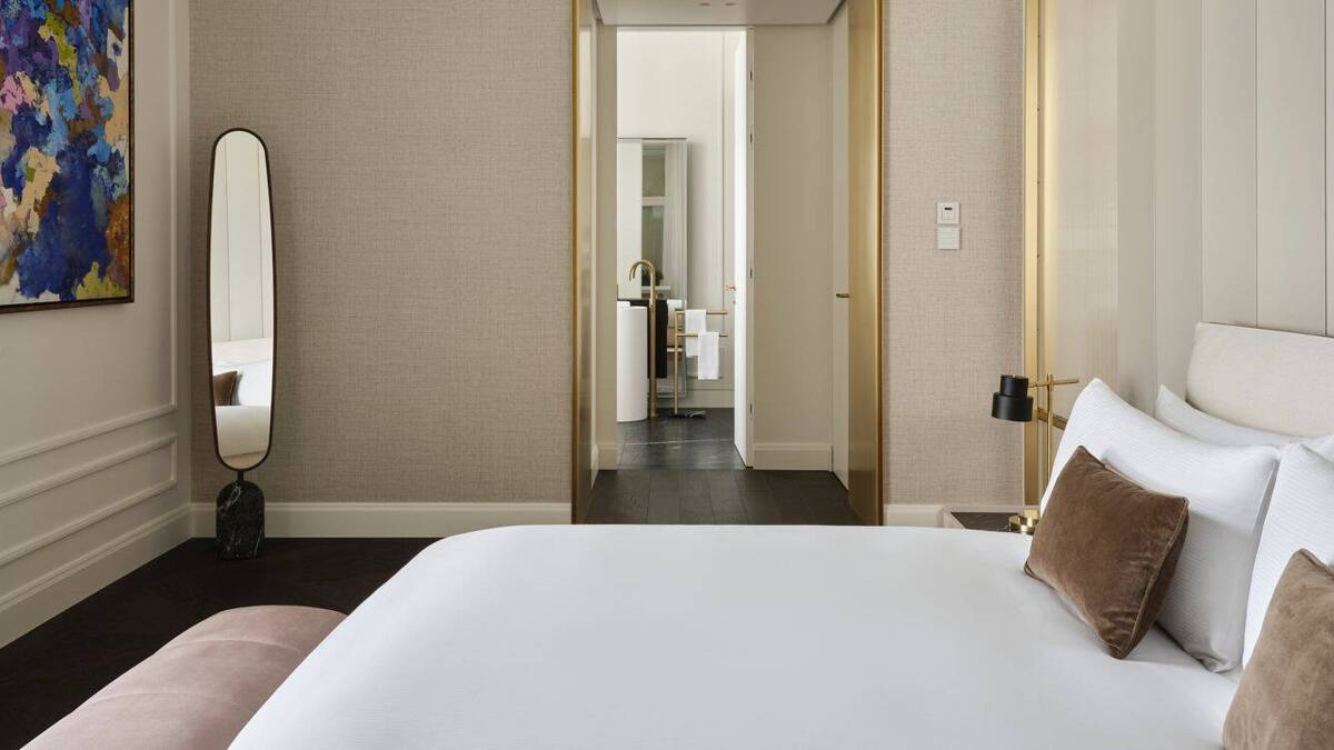 Ritz-Carlton Symphony One Bedroom Suite, Corner Room