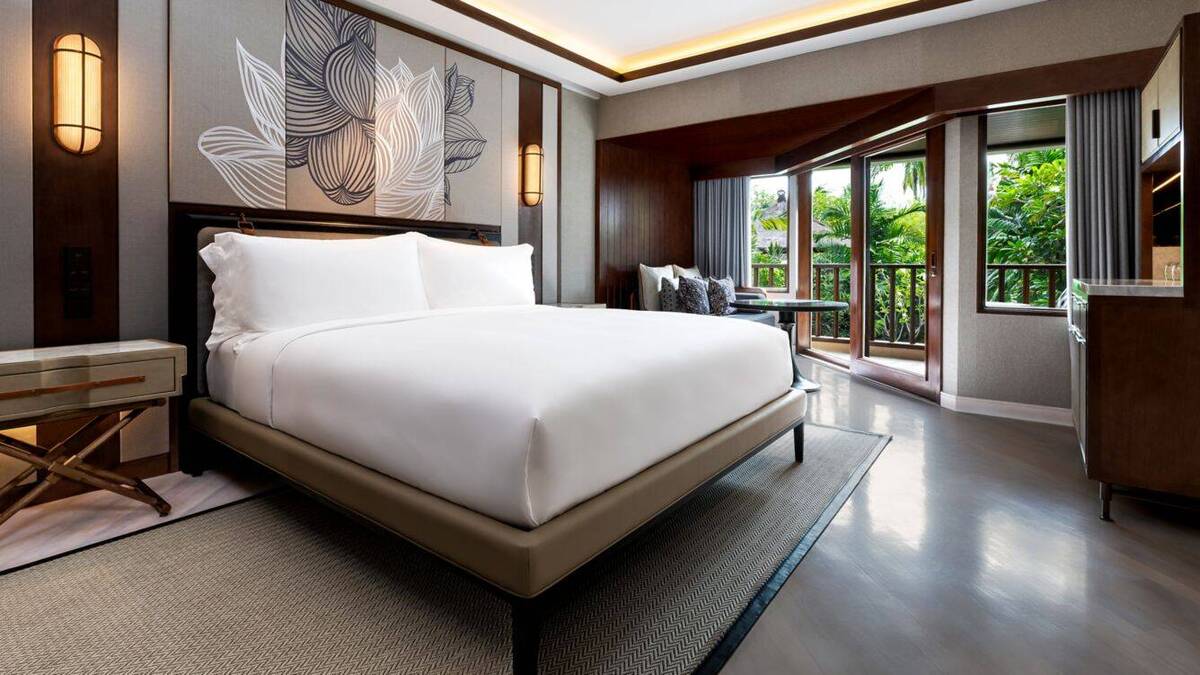 Lagoon View King Room