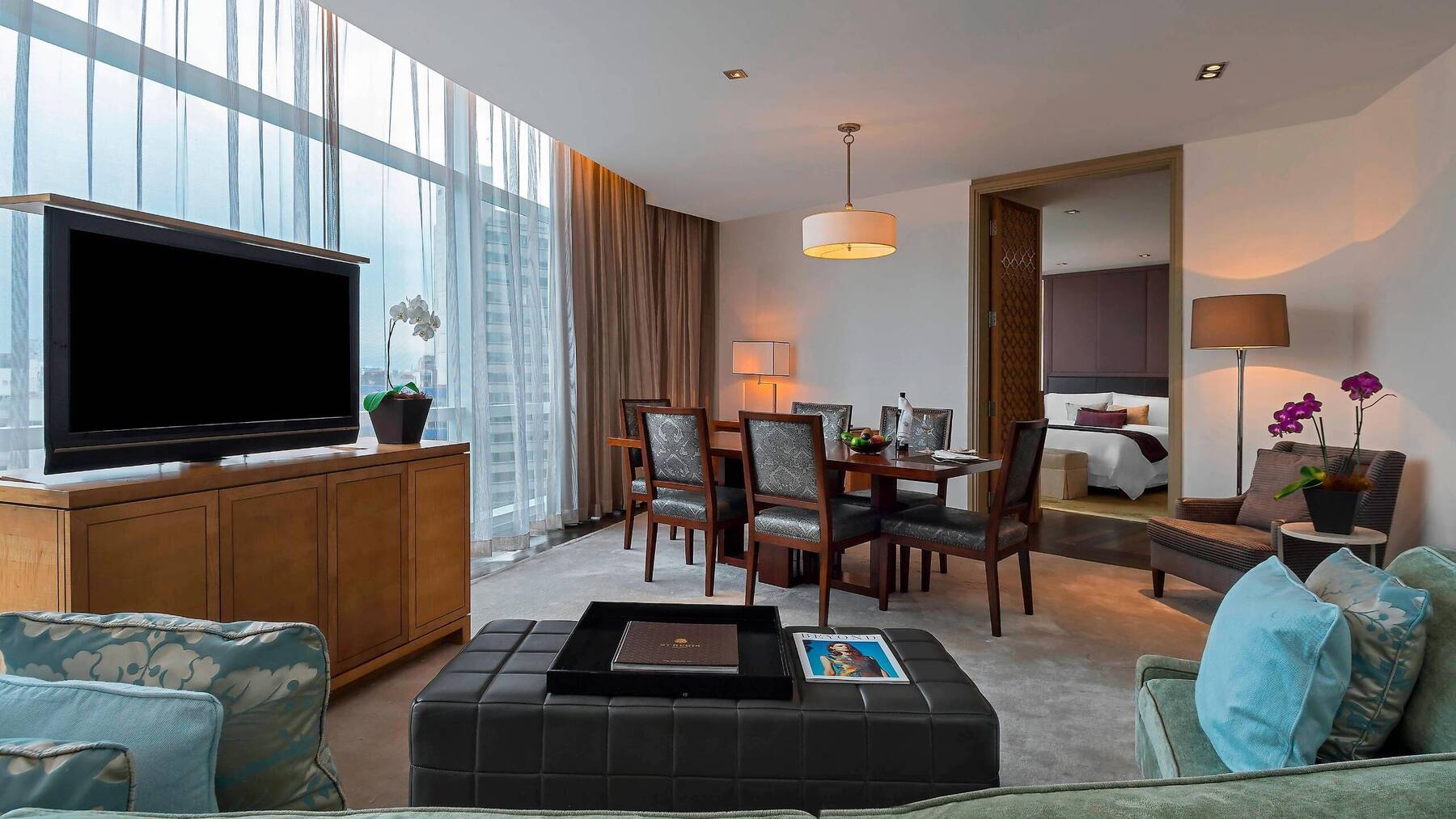 Luxury Suite King Reforma Avenue view