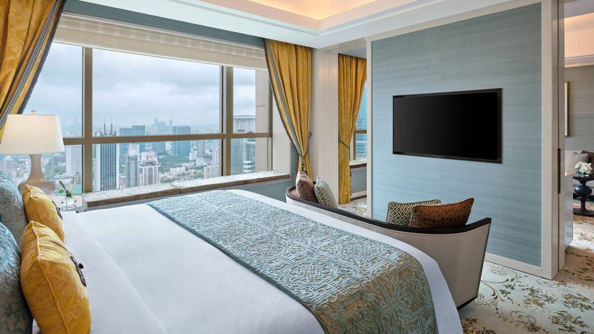 Manor Suite 