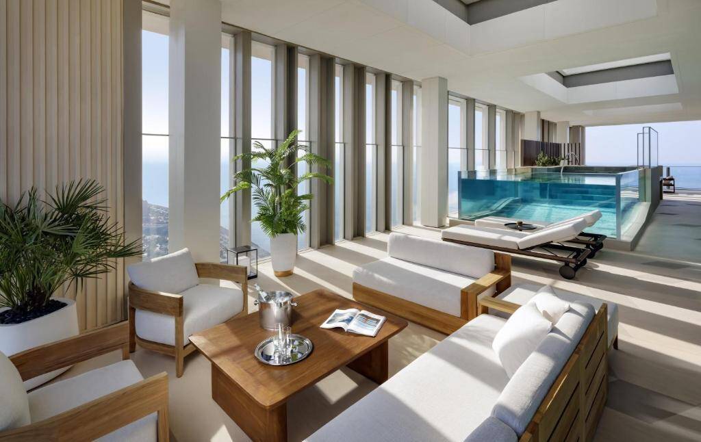 Panoramic Penthouse 