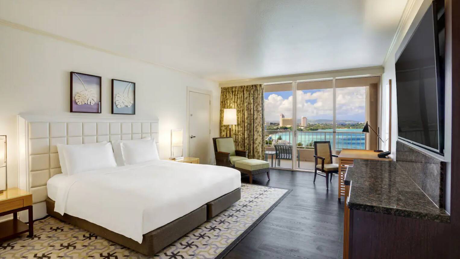 Ocean Front Deluxe King Room