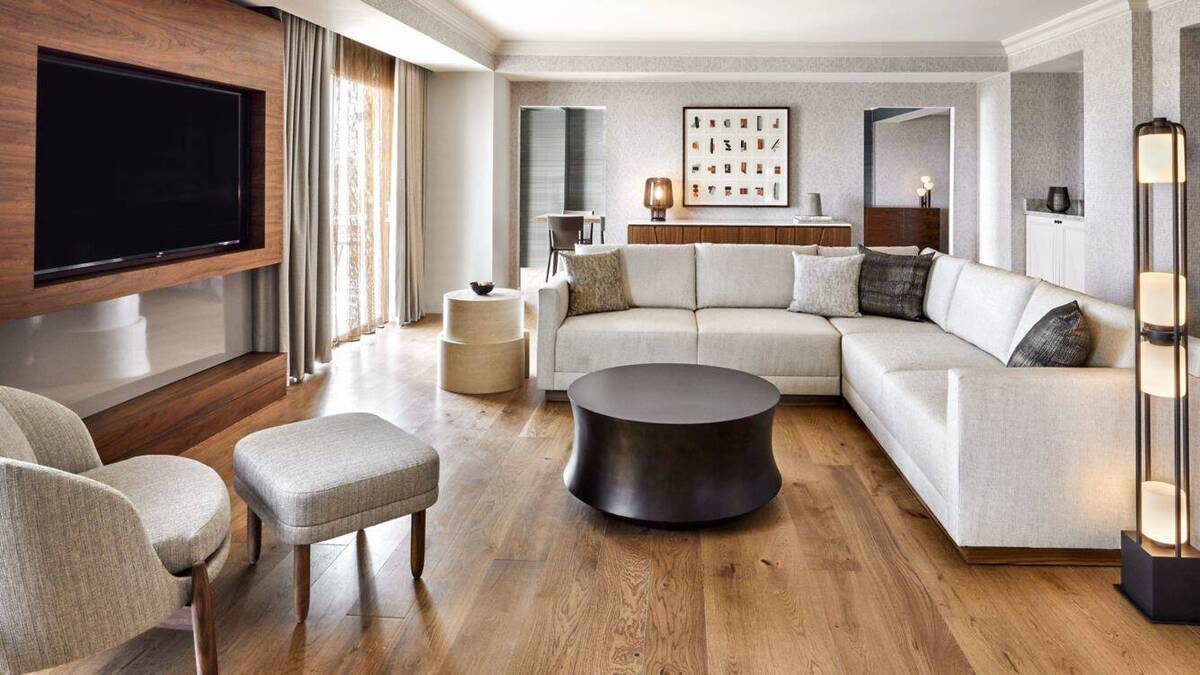 One Bedroom Presidential Suite, 1 King, Balcony