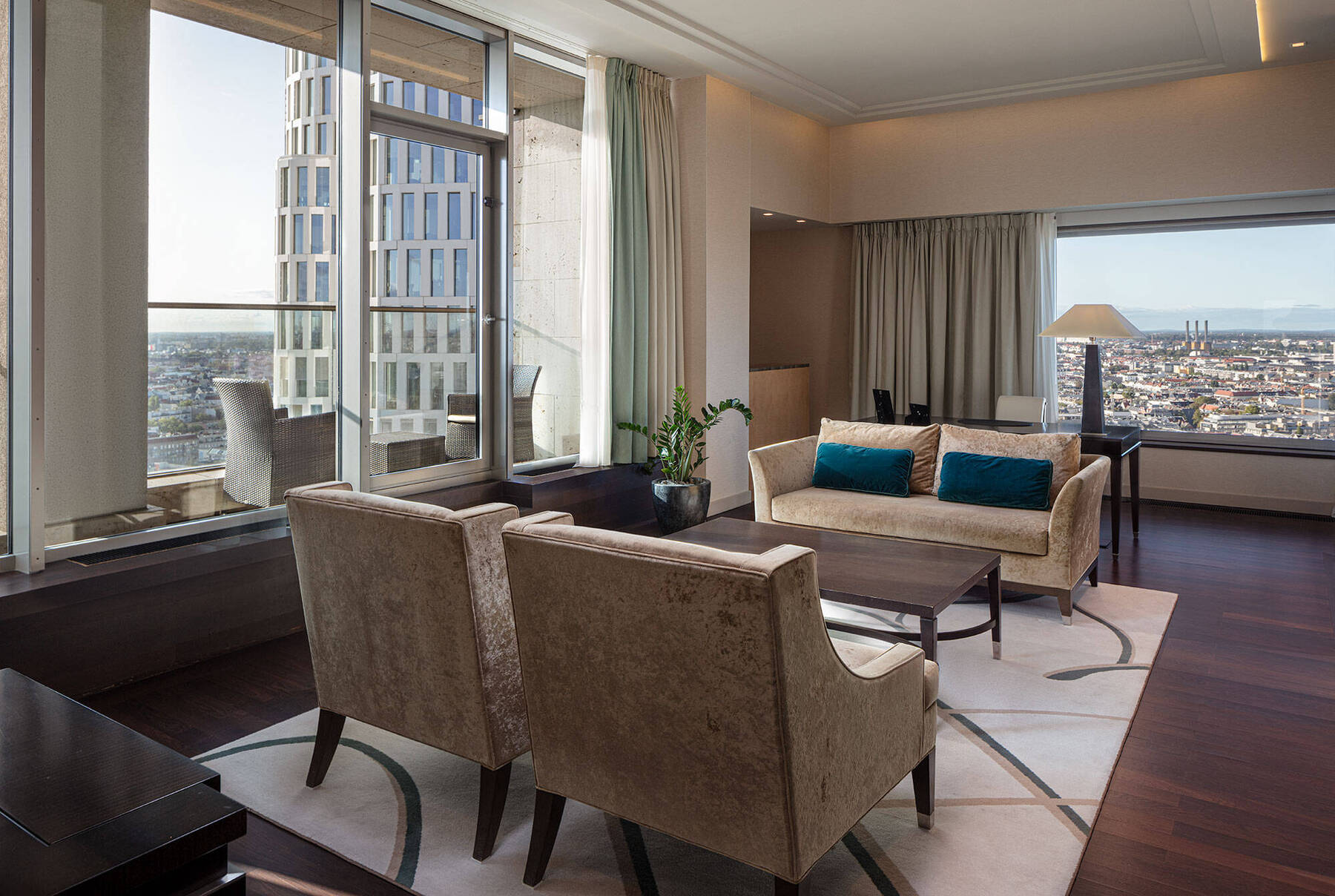 Premier King Tower Suite