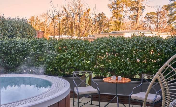 Club Room with Hot Tub on the Terrace 