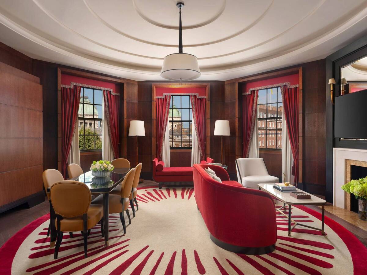 Corner Suite