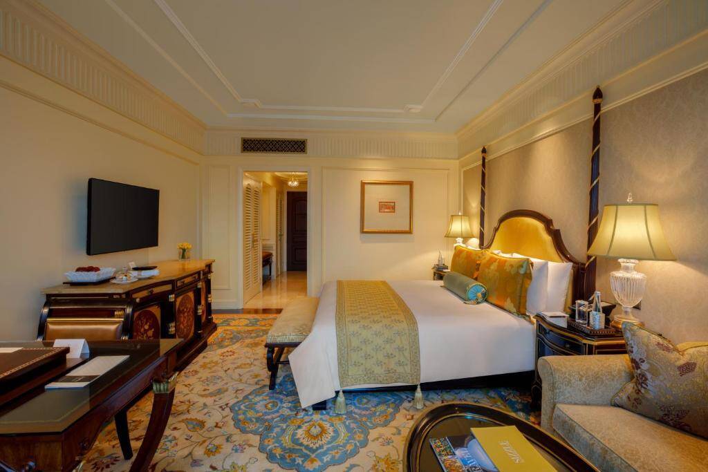 Grand Deluxe Room