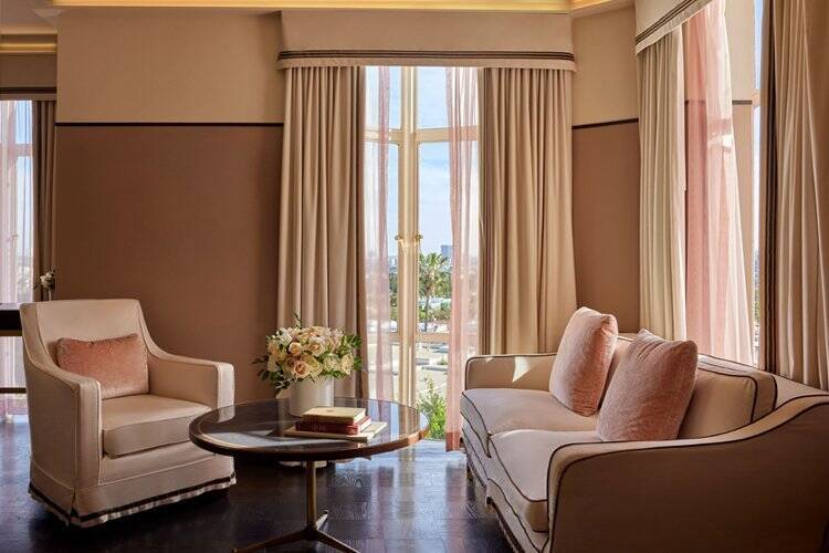 Deluxe King Suite