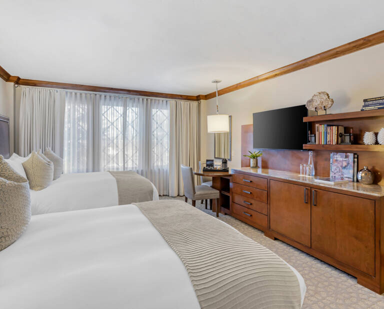 Luxury Plaza Room – Two Queen