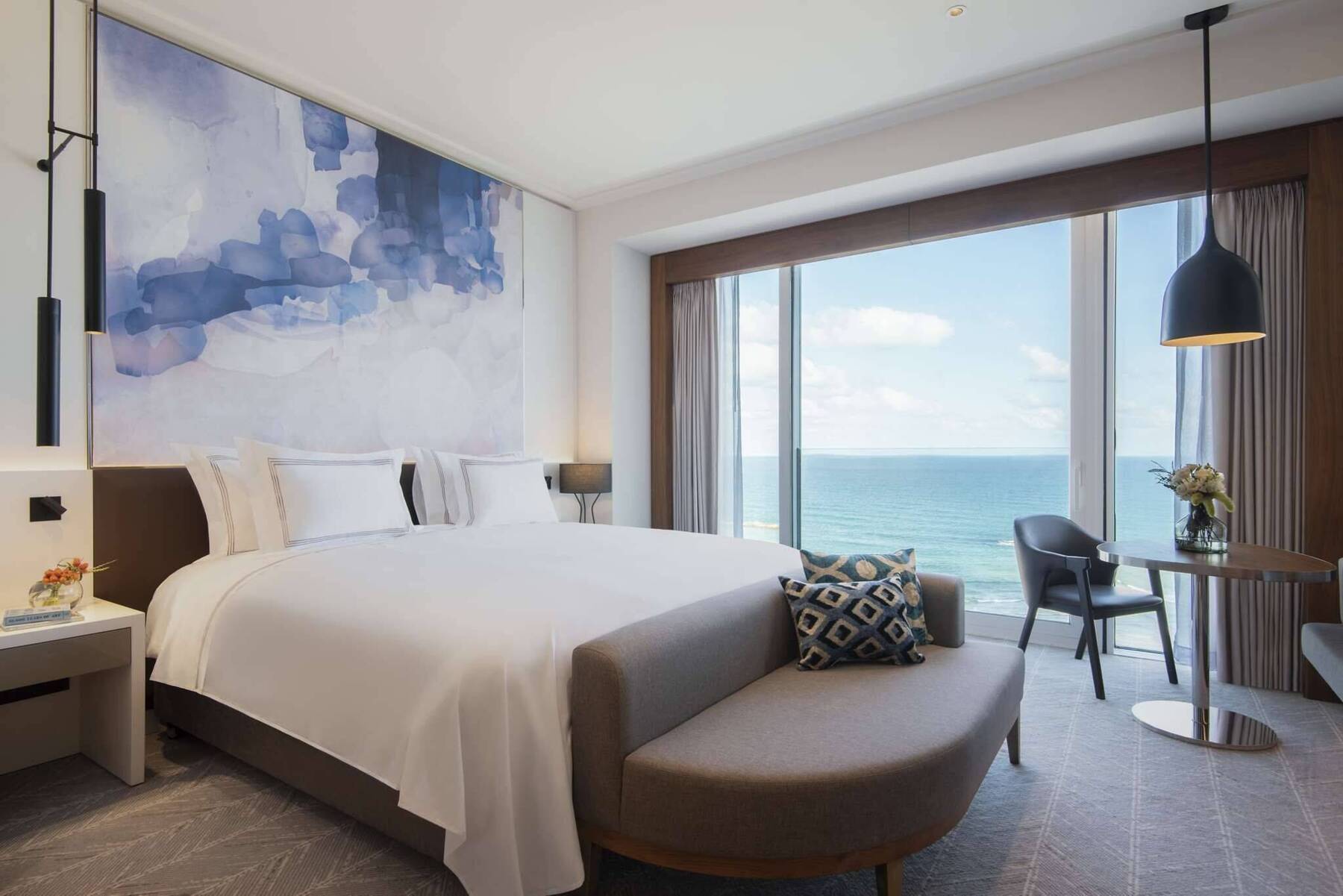 Deluxe Seafront Room