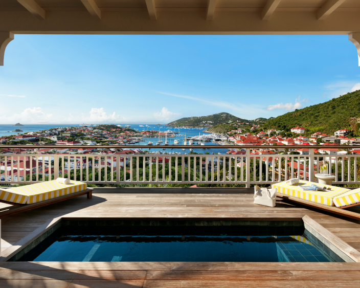 Deluxe Suite pool & sea view