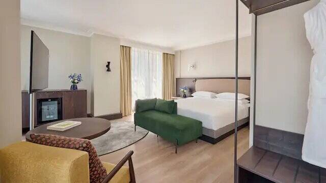 Regency Executive Suite 