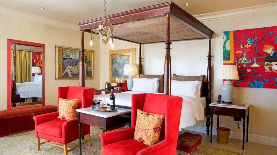 SUPERIOR ROOM