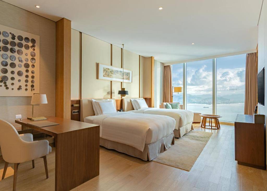 TWO QUEEN BEDS PREMIER SEA VIEW