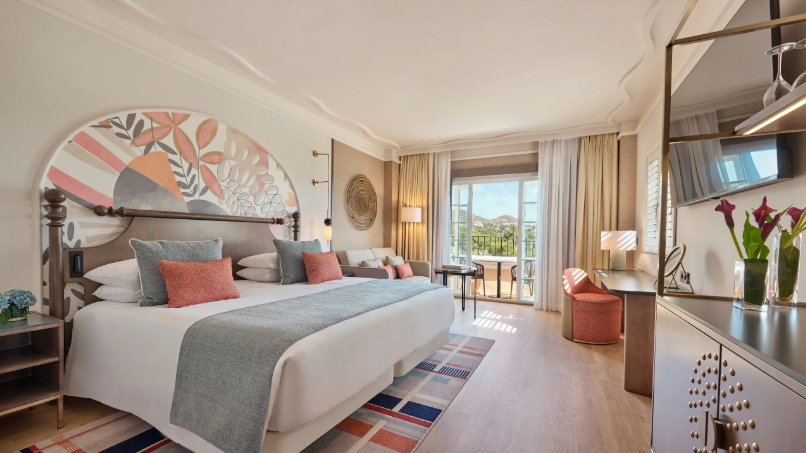 King Bed Golf View Terrace