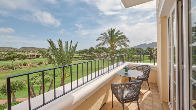 King Bed, Panoramic View Top Floor With Grand Club Access