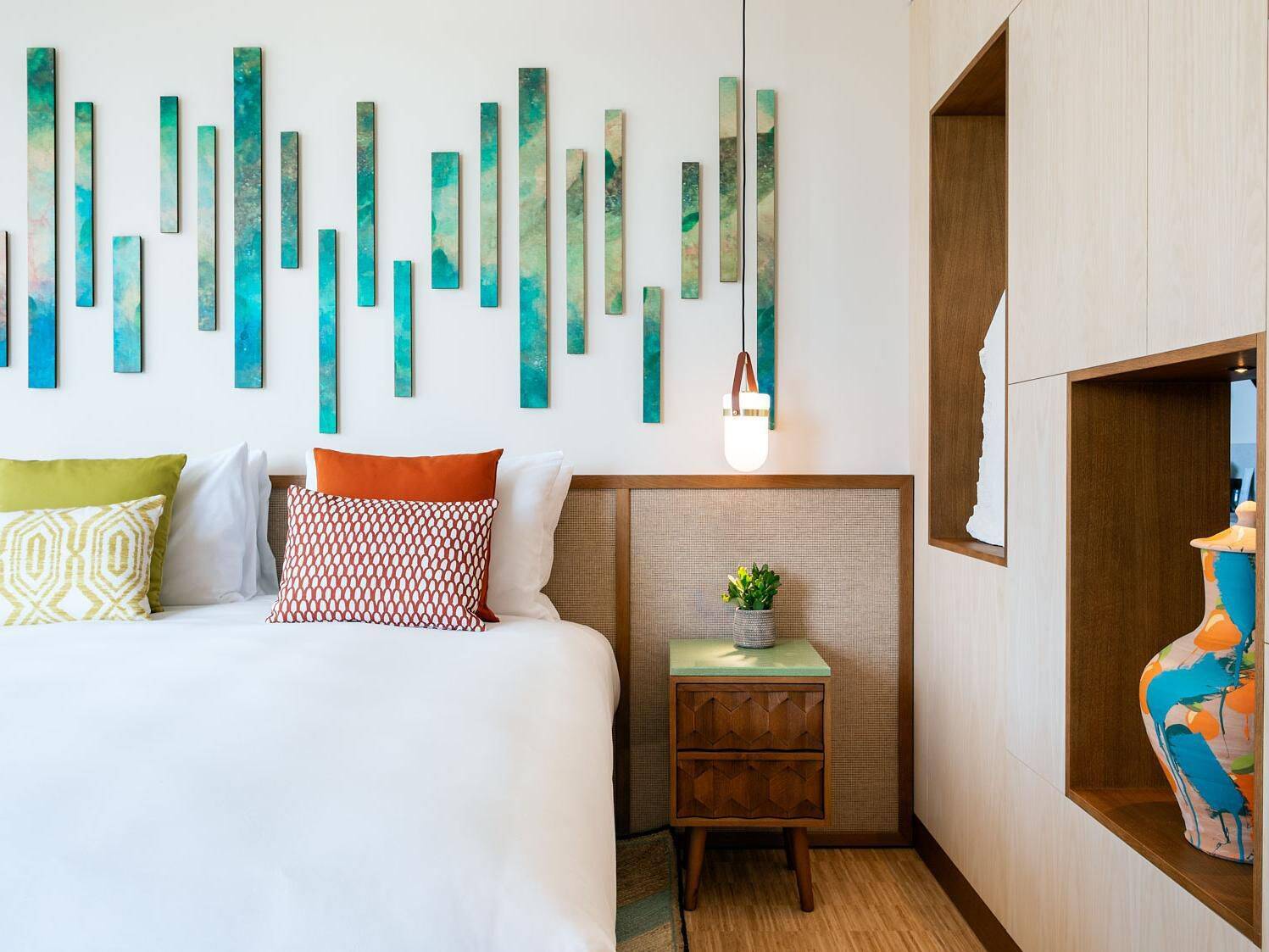 Essential Room 