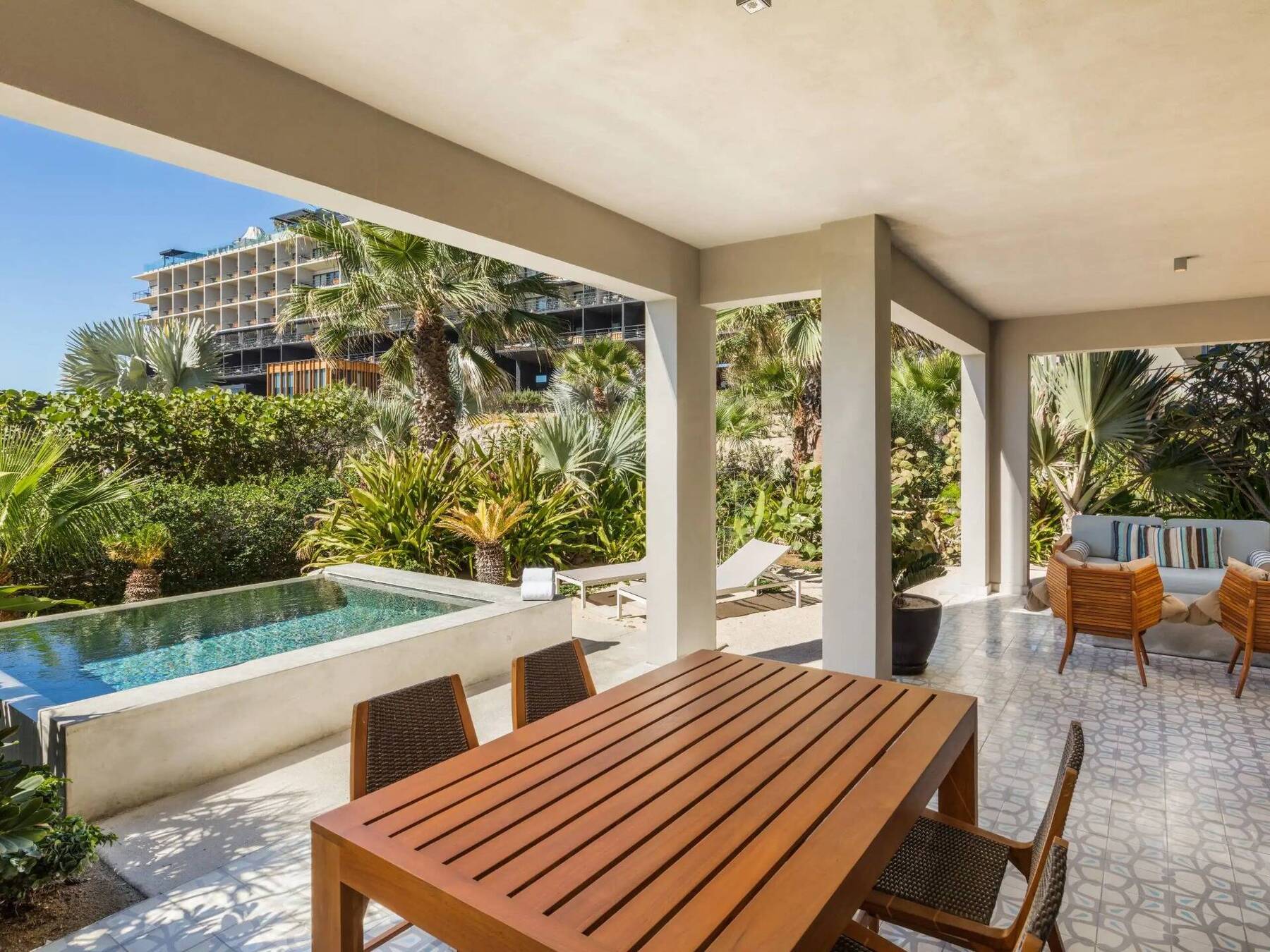 GARDEN VIEW ONE BEDROOM RESIDENCE PLUNGE POOL