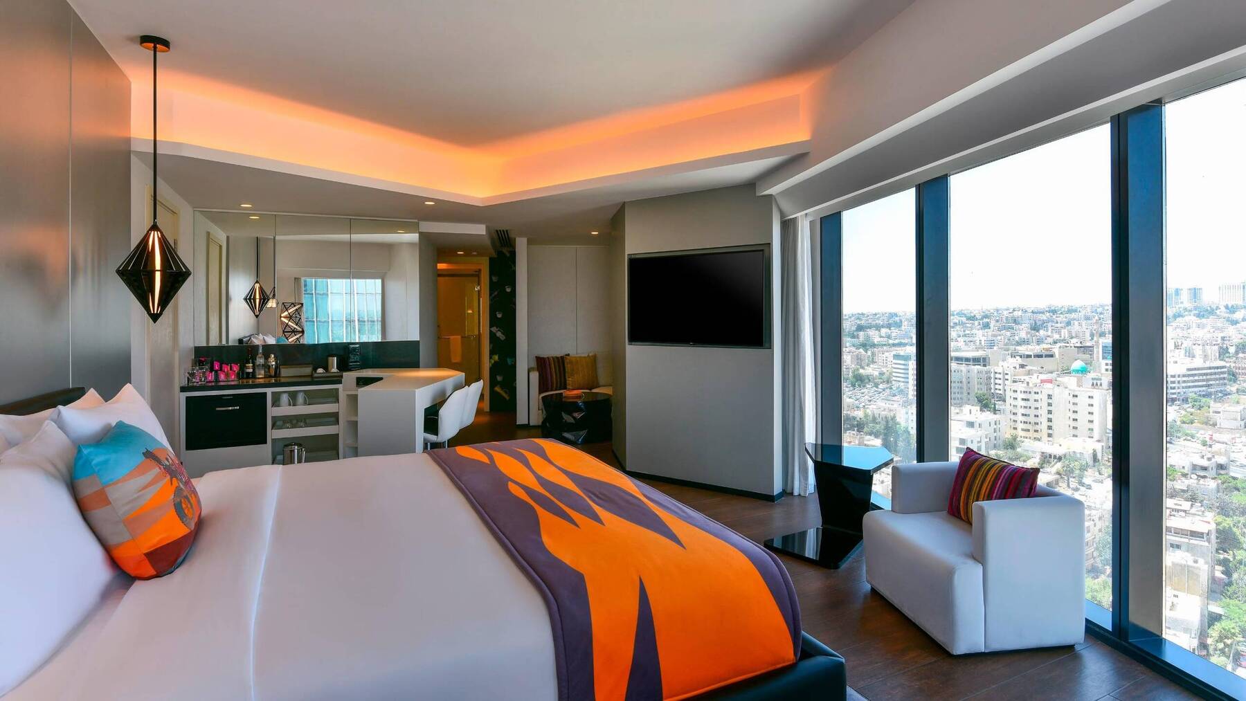 Cool Corner Suite King