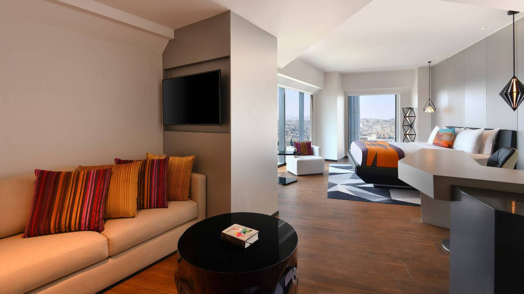 Cool Corner Suite King