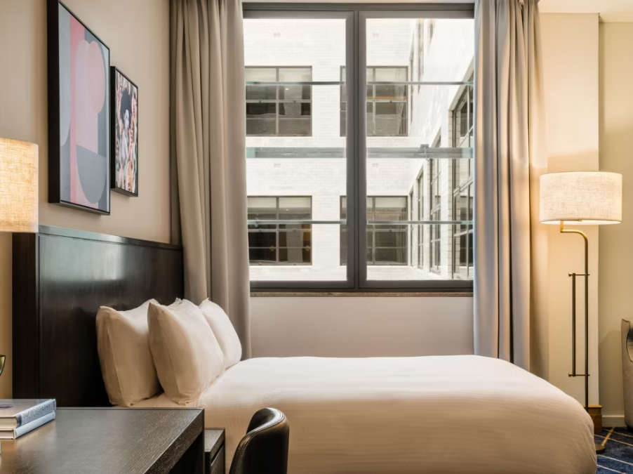 King Bed Premium With Living Area
