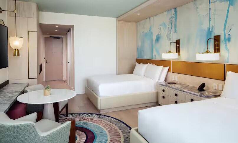 TWO QUEEN GUESTROOM