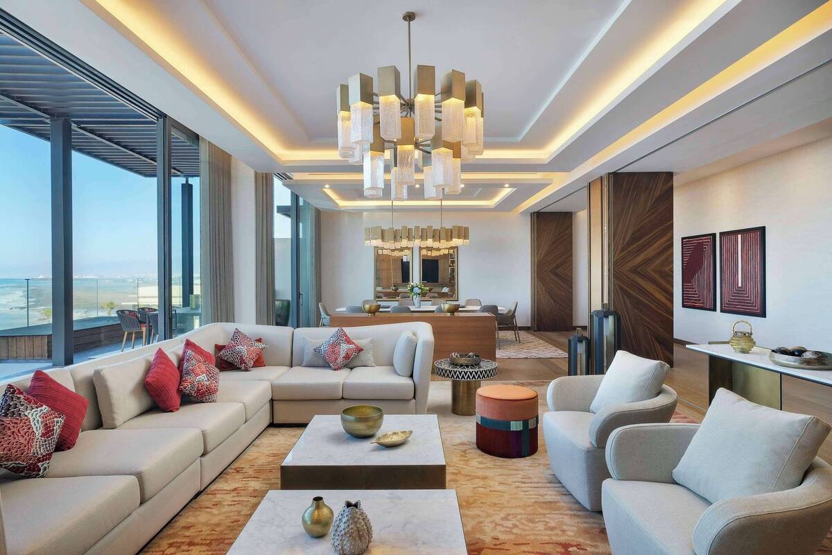 ROYAL SUITE WITH PRIVATE INFINITY POOL