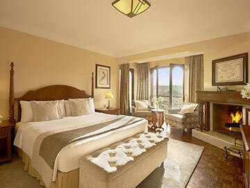 Fairmont Deluxe Queen Room
