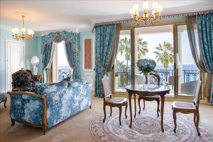 Deluxe Sea View Suite