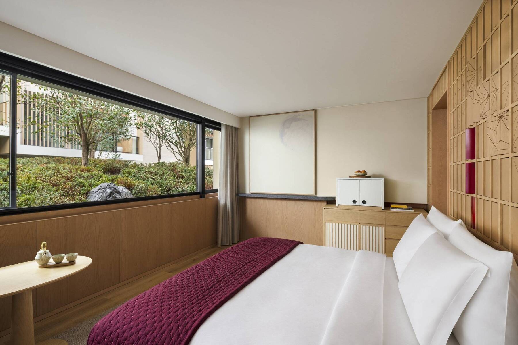 Superior King Accessible