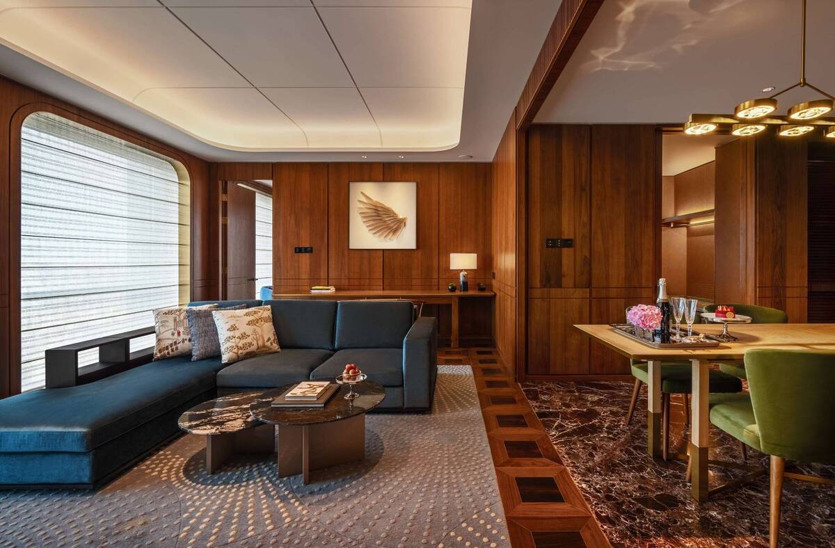 WALDORF ASTORIA SUITE