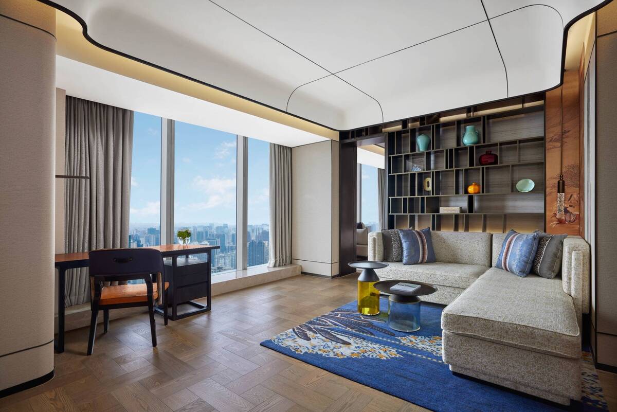 King Premium Bund View Suite