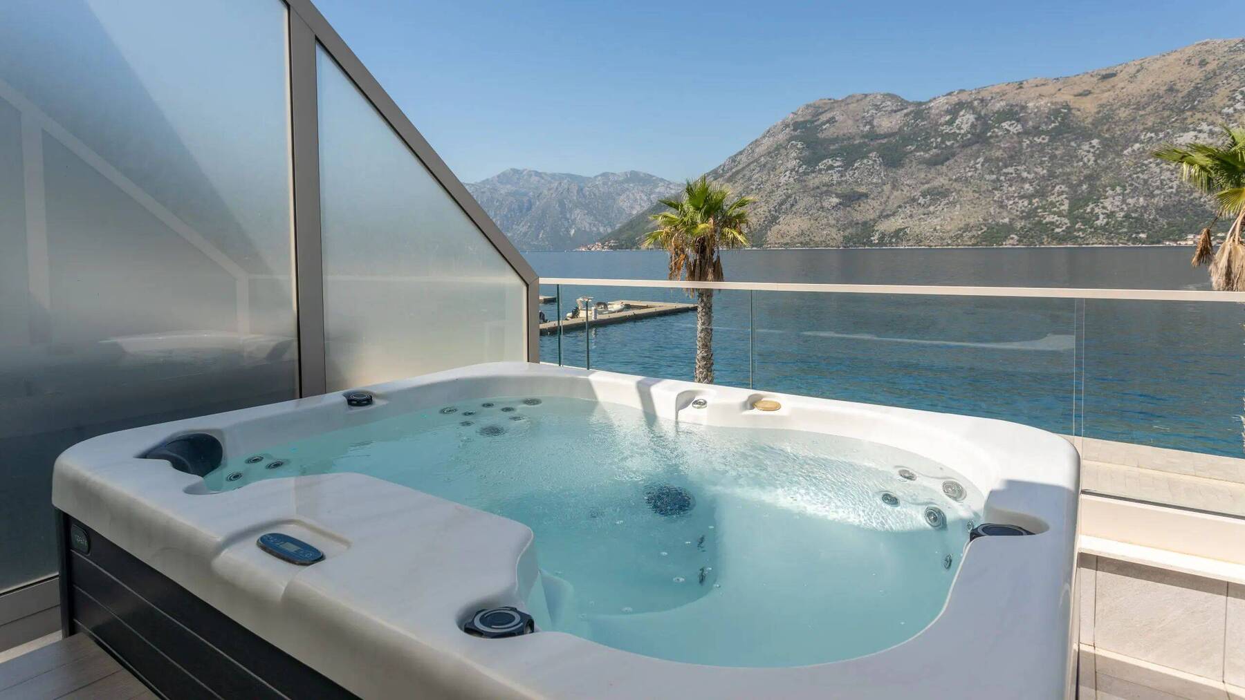 King Bed Sea View with Hot Tub Premium