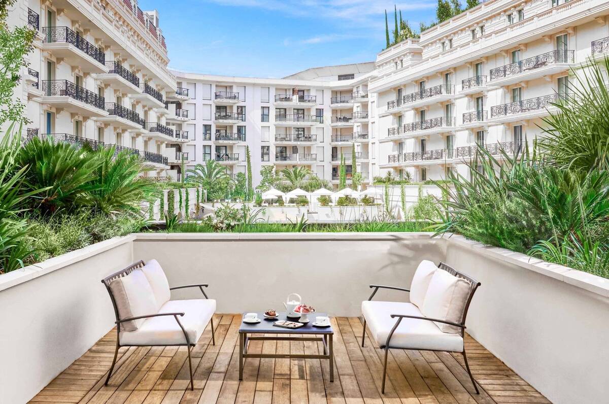Classic Garden View Terrace
