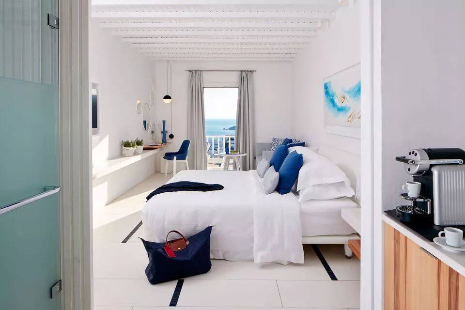 White Bliss with Sea View