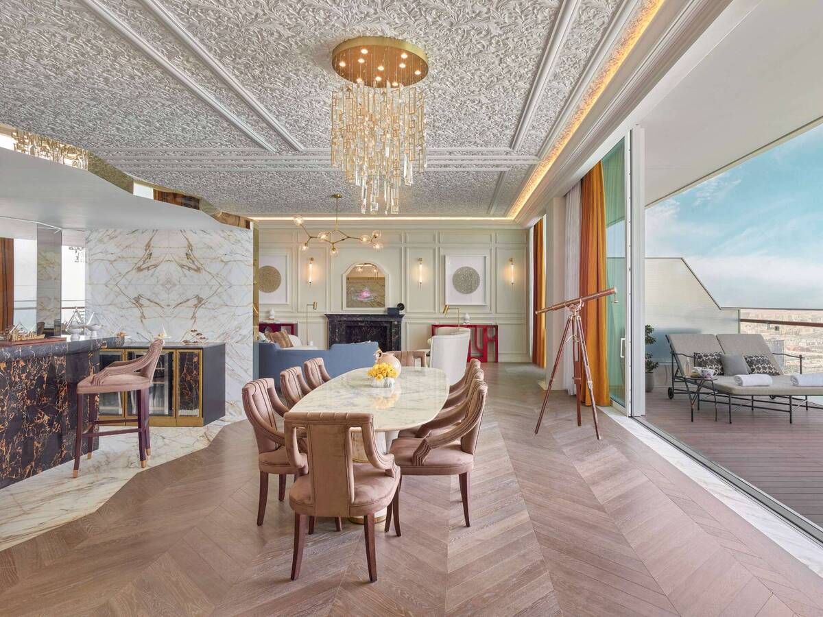 Parisian Suite with One Double and Two Twins