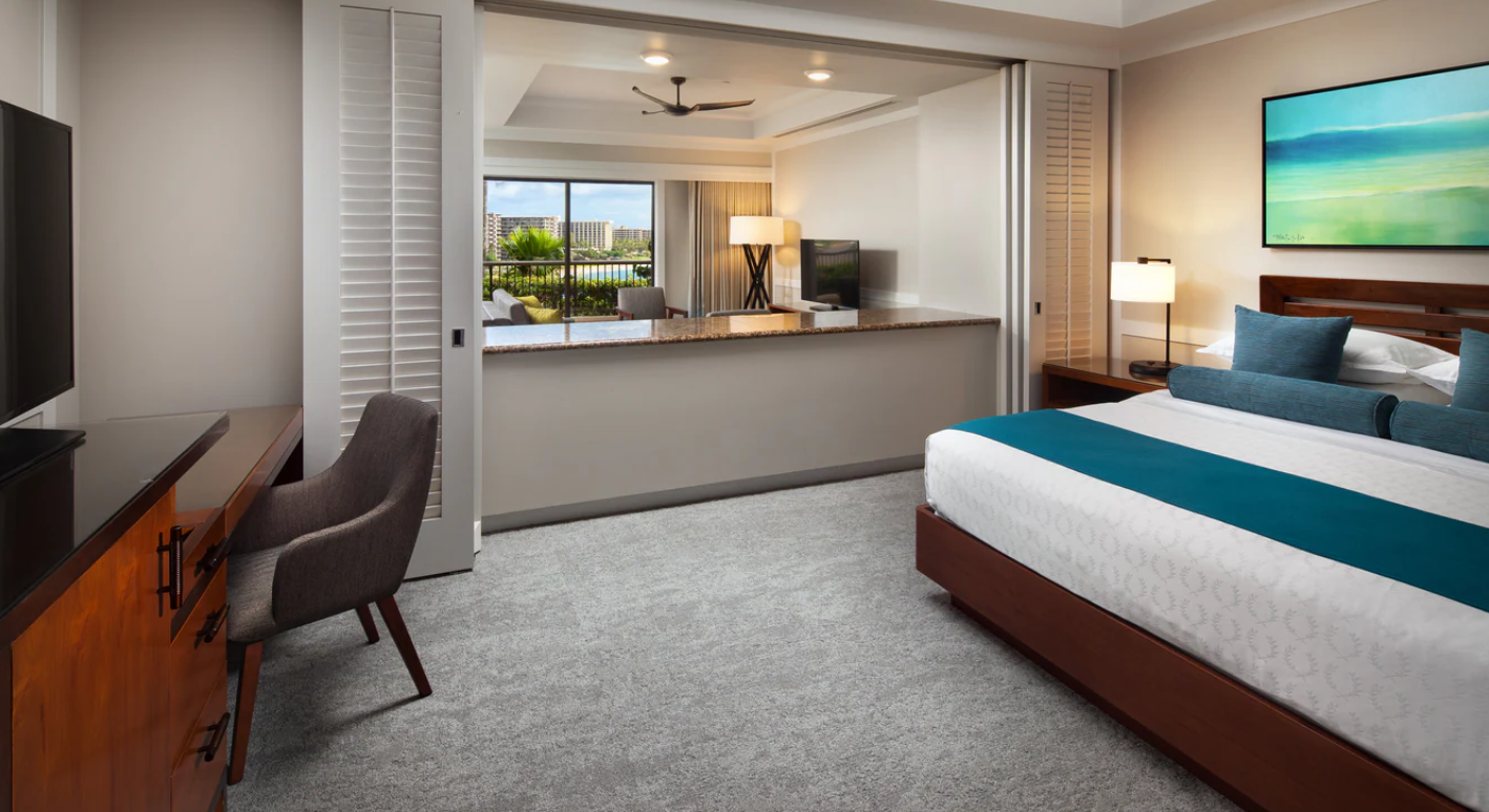 Deluxe Ocean Front One Bedroom Larger Suite One King, Oceanfront